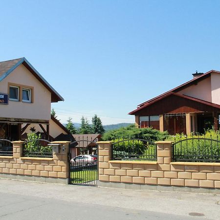 伊万娜公寓式酒店 Valašské Meziříčí 外观 照片