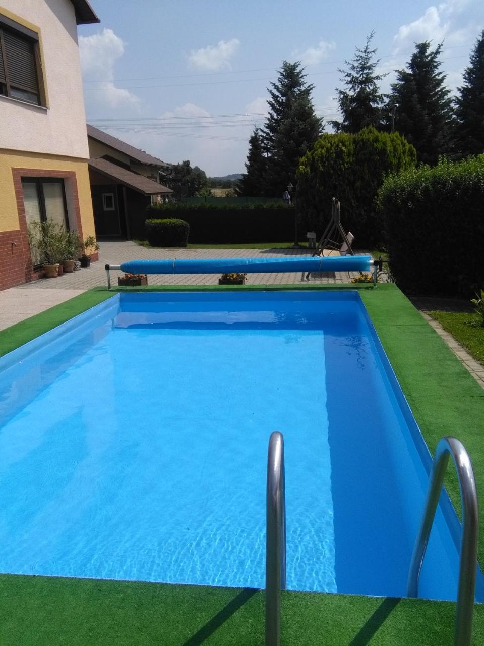 伊万娜公寓式酒店 Valašské Meziříčí 外观 照片